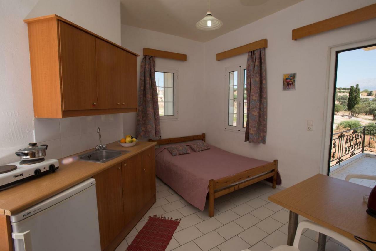 Kazakis Nikos Rooms Pitsidia Eksteriør billede