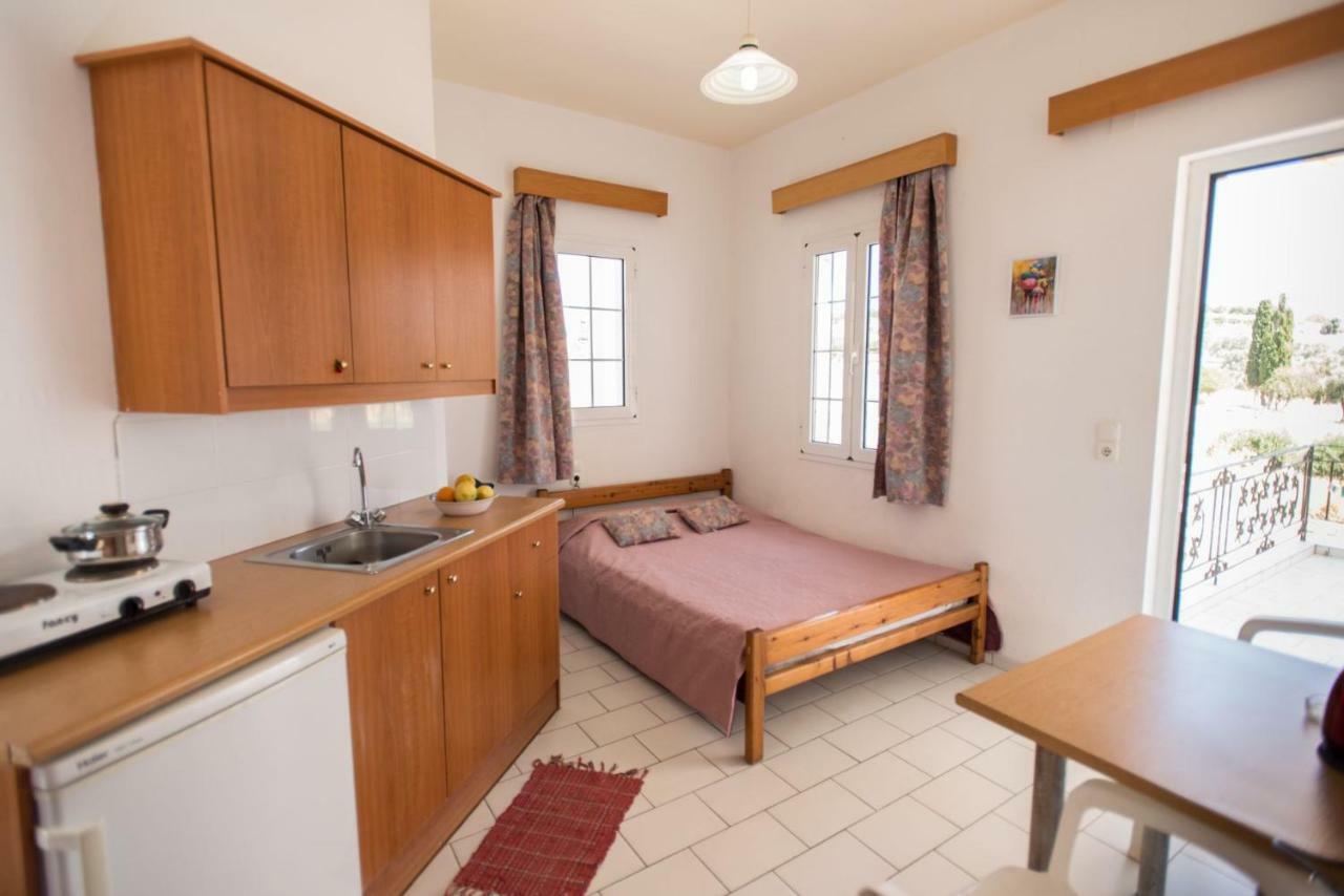 Kazakis Nikos Rooms Pitsidia Eksteriør billede